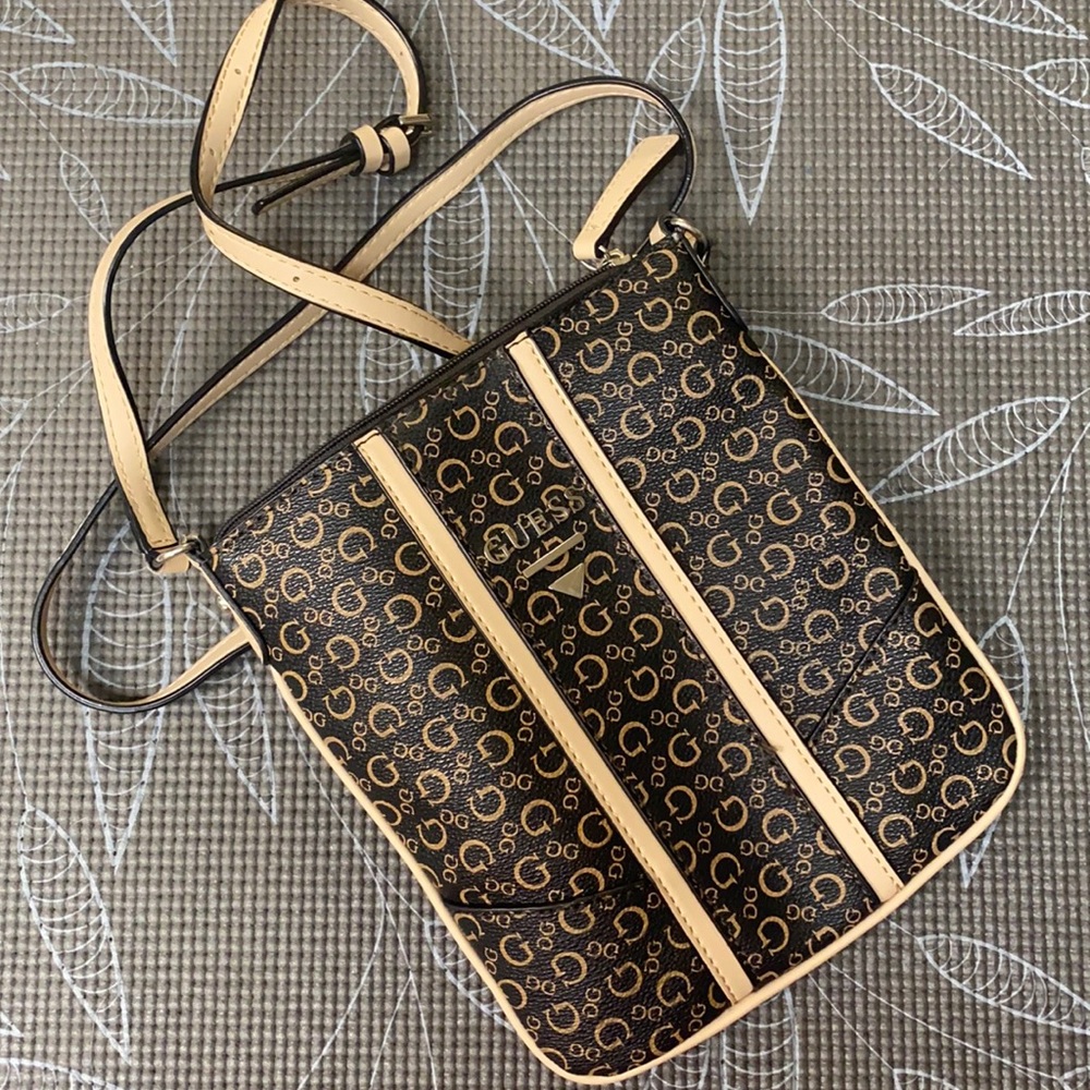 Guess crossbody